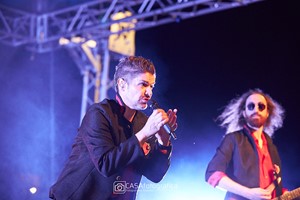 gallery-item